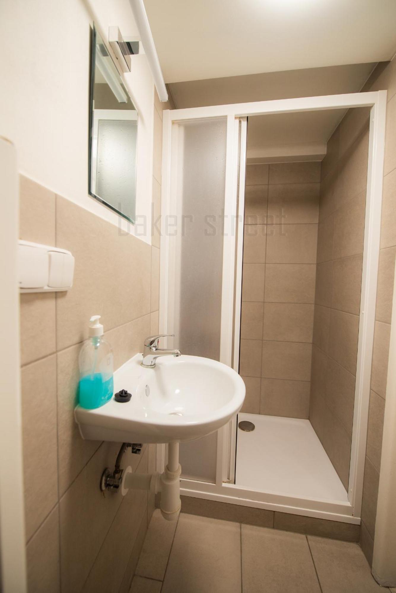 Storey Apartment Close To Metro Palmovka Praha Exteriér fotografie